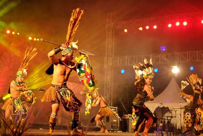 Nusantara Dance Performance at Nusa Dua Fiesta