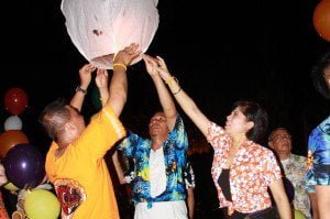 TNT Express Indonesia, TNT, Bali Kick Off 2013, Lampion Release, Lantern Release, Lantern, Night Event, Group Event, Event, 2013, Bali