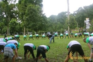 warisan group, warisan group stretching, garden team buildling