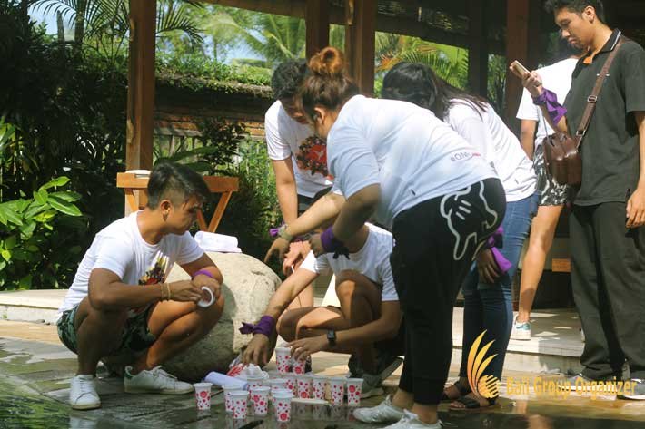 villa team-building water pyramid game, bali treasure hunt, villa team building, lalamove, lalamove group