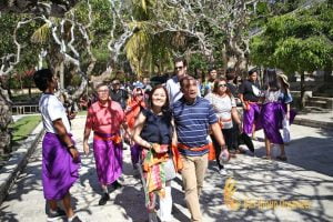 werfen group, visit uluwatu temple, bali group tour