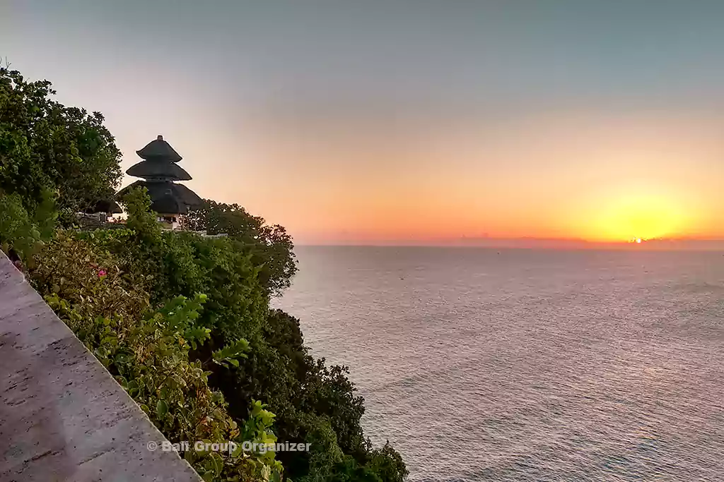 Uluwatu Sunset Tour: Embrace Bali's Twilight Magic