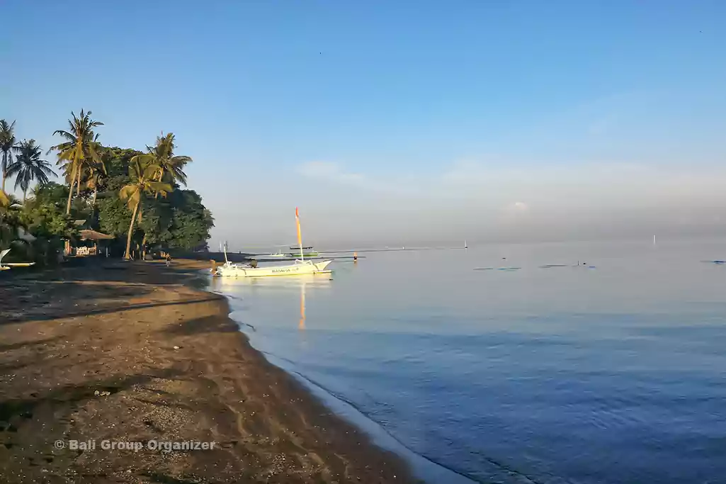 lovina beach, lovina bali, lovina tours, gitgit waterfall lovina tour