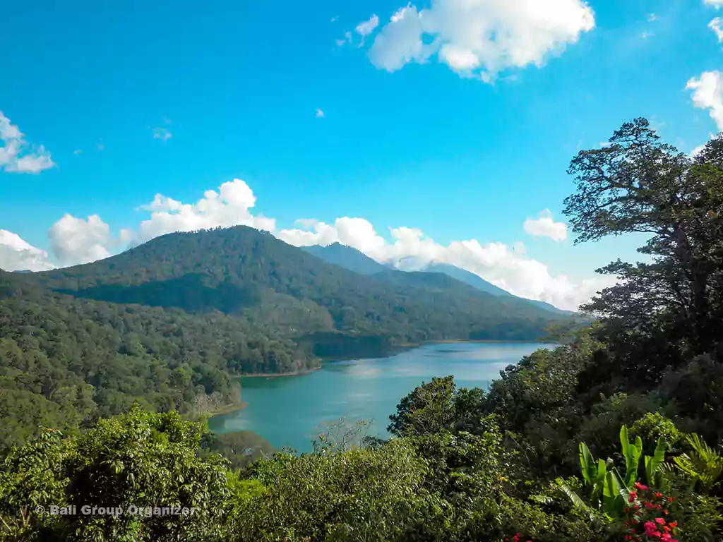 twin lakes, bali twin lakes, lovina tours, gitgit waterfall lovina tour