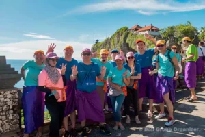visit uluwatu temple, Swiss Re Asia, asia group, bali group events, bali vw safari, vw safari uluwatu expedition