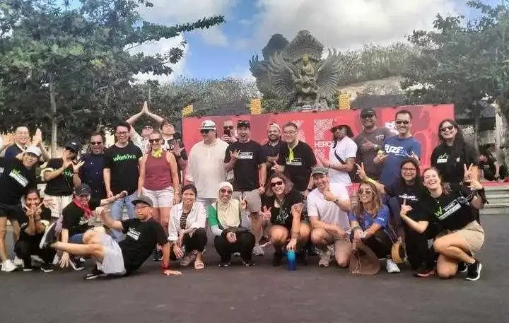 workiva group, group photo, treasure hunt, bali team building