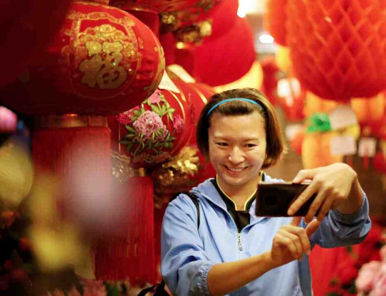 chinese new year, holiday in bali, bali culture, lion dance perfomance, temple bali