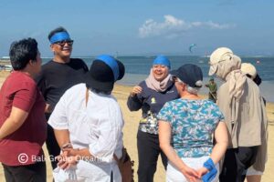 GBPN Indonesia participants enjoying an ice breaking session on Sanur Beach